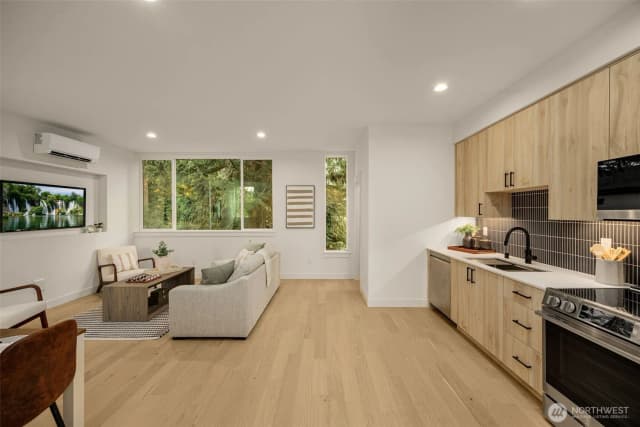 Property photo for 14340 Bagley Avenue N, Seattle photo 3