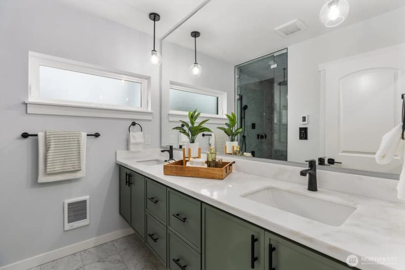 Property photo for 4559 34th Avenue S, Seattle photo 18