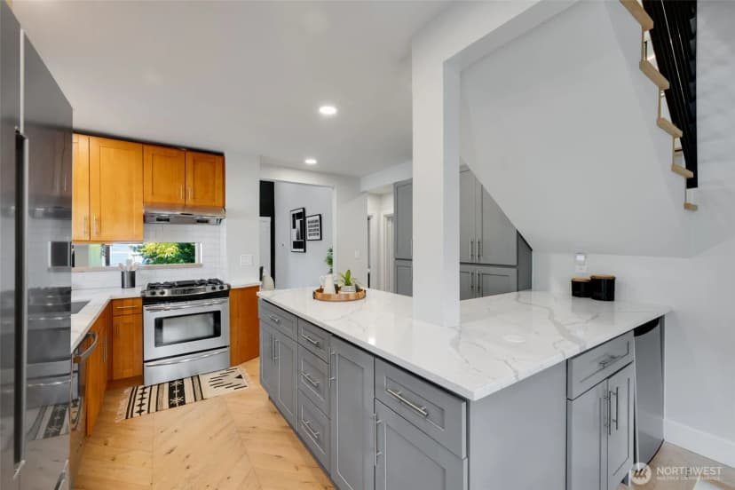 Property photo for 3753 Sw Austin Street, Seattle photo 9