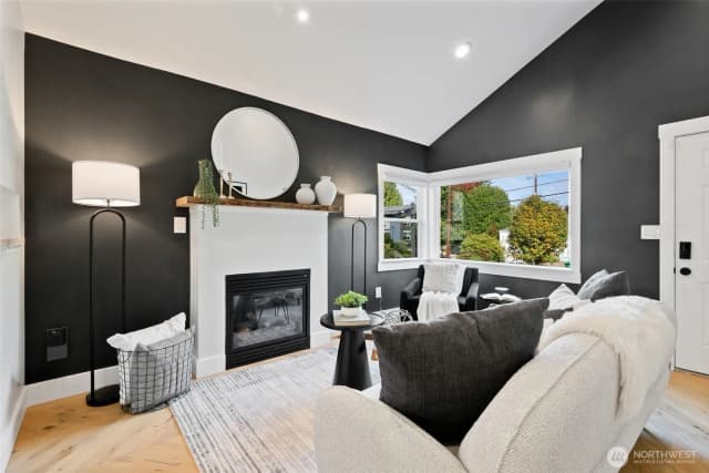 Property photo for 3753 Sw Austin Street, Seattle photo 4
