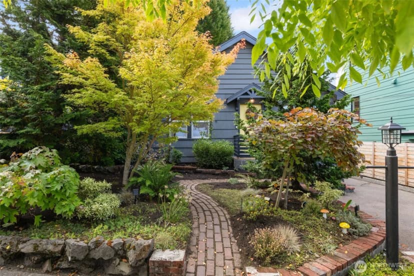 Property photo for 3753 Sw Austin Street, Seattle photo 2