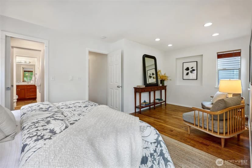 Property photo for 1929 42nd Avenue E #c, Seattle photo 12