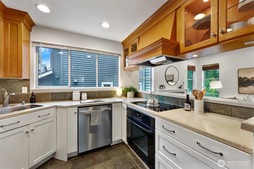 Property photo for 1929 42nd Avenue E #c, Seattle photo 10