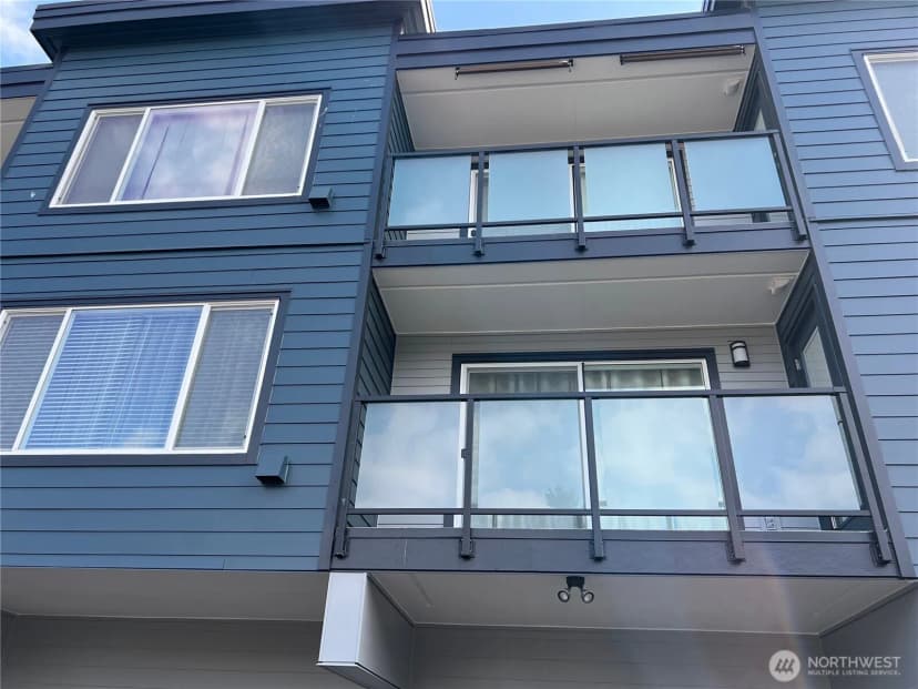 Property photo for 1175 Harrington Place Ne #214, Renton photo 20
