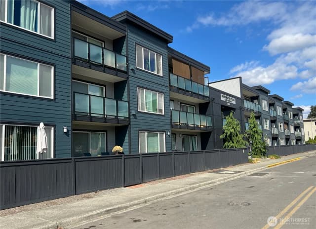 Property photo for 1175 Harrington Place Ne #214, Renton photo 3