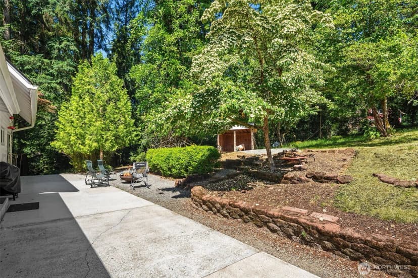 Property photo for 16530 237th Avenue Se, Issaquah photo 30