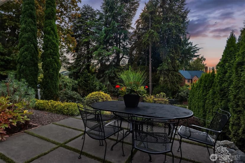 Property photo for 3326 43rd Avenue Ne, Seattle photo 37
