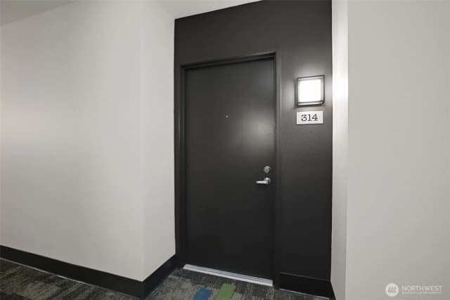 Property photo for 1610 Belmont Avenue #314, Seattle photo 2