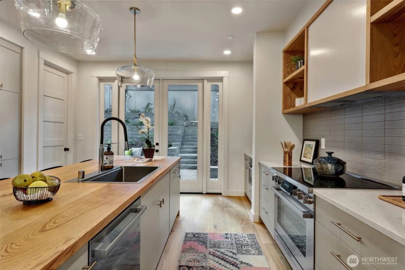 Property photo for 1709 Martin Luther King Jr Way, Seattle photo 13