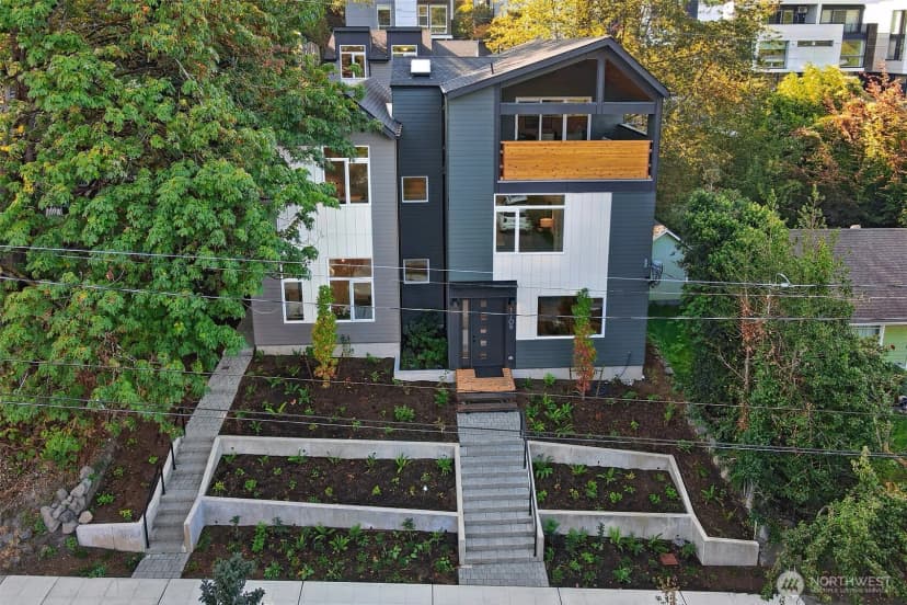 Property photo for 1709 Martin Luther King Jr Way, Seattle photo 2