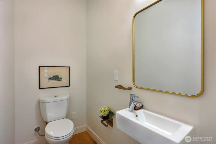 Property photo for 1709 Martin Luther King Jr Way, Seattle photo 16