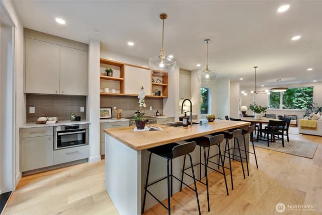 Property photo for 1709 Martin Luther King Jr Way, Seattle photo 4