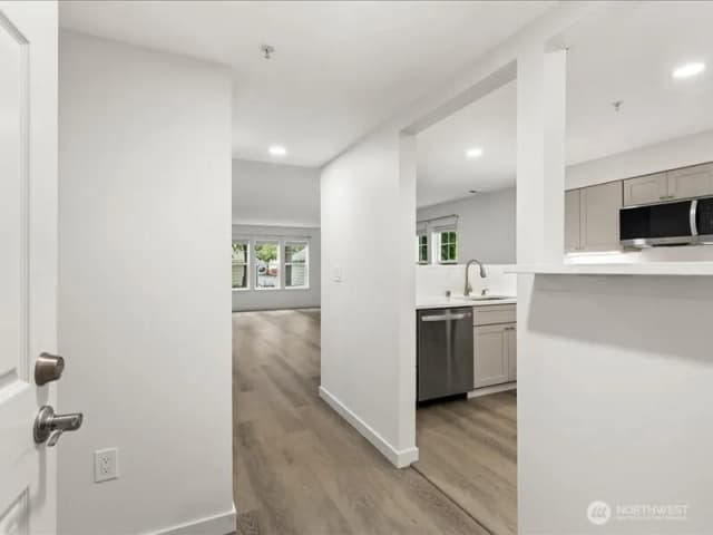 Property photo for 4133 224th Lane Se #112, Issaquah photo 2