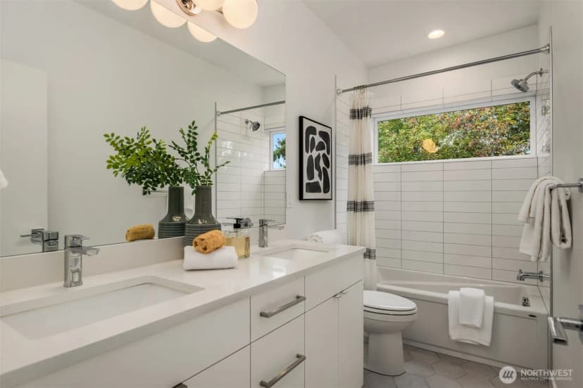 Property photo for 5447 21st Avenue Sw, Seattle photo 23