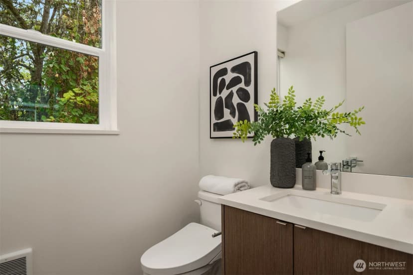 Property photo for 5447 21st Avenue Sw, Seattle photo 17
