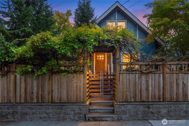 Property photo for 2211 E Olive Street, Seattle photo 2