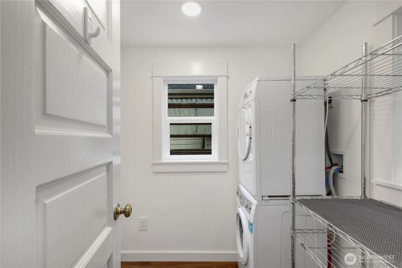 Property photo for 2211 E Olive Street, Seattle photo 16