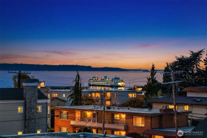 Property photo for 505 5th Avenue S #305, Edmonds photo 2