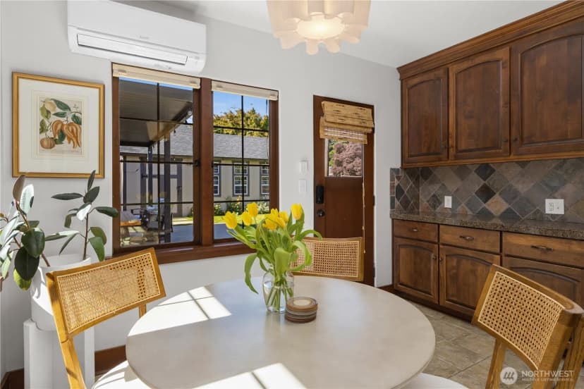 Property photo for 6857 32nd Avenue Ne, Seattle photo 13