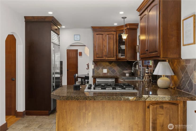 Property photo for 6857 32nd Avenue Ne, Seattle photo 11
