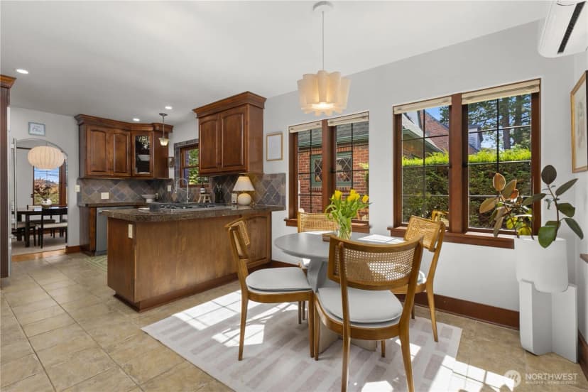 Property photo for 6857 32nd Avenue Ne, Seattle photo 12