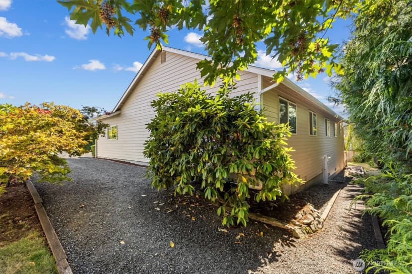 Property photo for 14118 Beverly Park Road #b, Edmonds photo 27