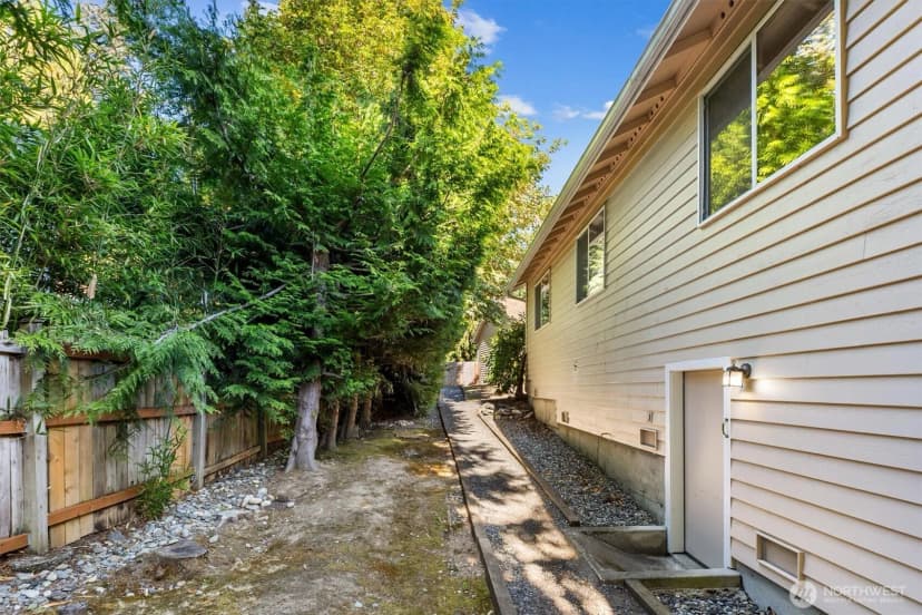 Property photo for 14118 Beverly Park Road #b, Edmonds photo 28