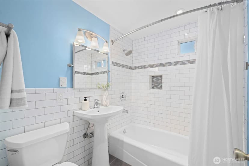 Property photo for 368 Nw 48th Street, Seattle photo 10