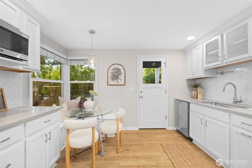 Property photo for 368 Nw 48th Street, Seattle photo 6