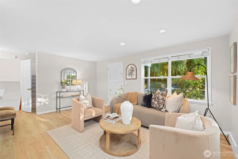 Property photo for 368 Nw 48th Street, Seattle photo 3