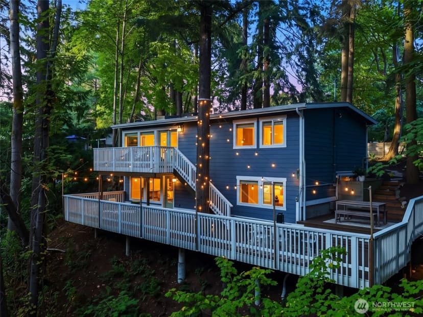 Property photo for 12309 Hiram Place Ne, Seattle