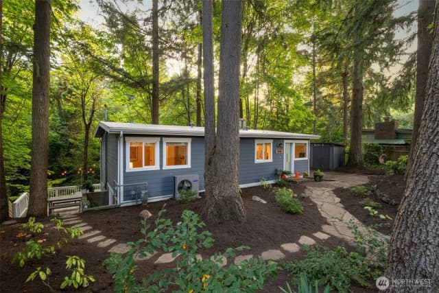 Property photo for 12309 Hiram Place Ne, Seattle photo 3