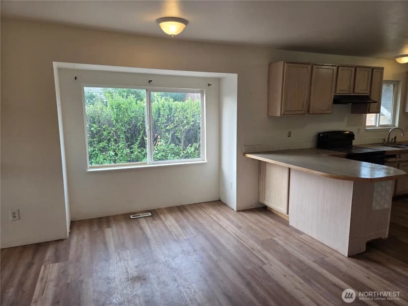 Property photo for 1536 S State Street, Tacoma photo 8