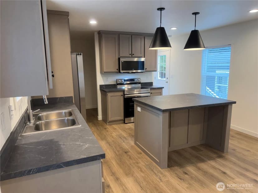 Property photo for 375 Union Avenue Se #8, Renton photo 2