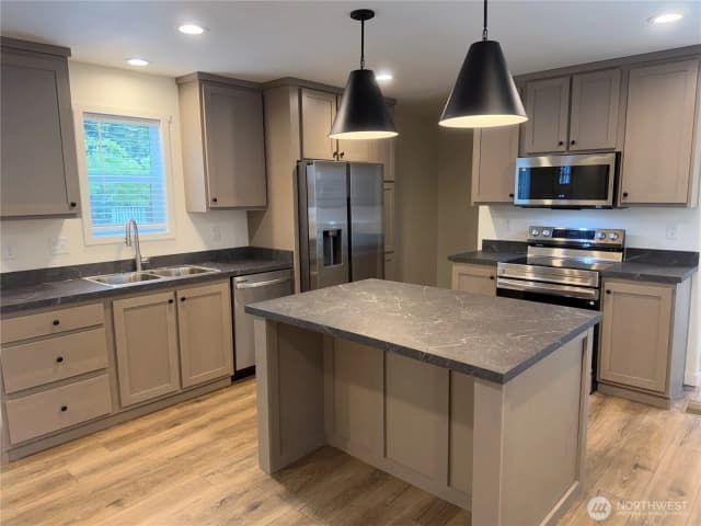 Property photo for 375 Union Avenue Se #8, Renton photo 3