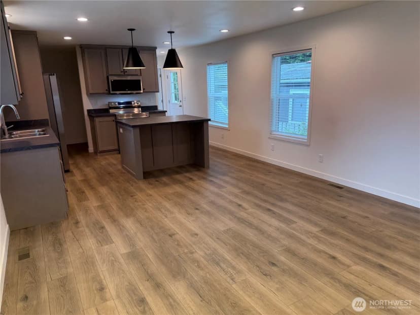 Property photo for 375 Union Avenue Se #8, Renton photo 4
