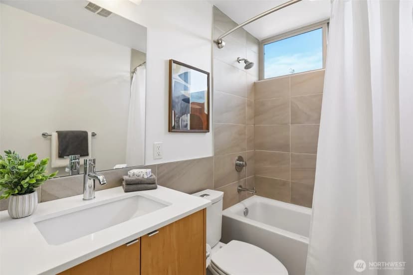 Property photo for 2208 E Alder Street, Seattle photo 15
