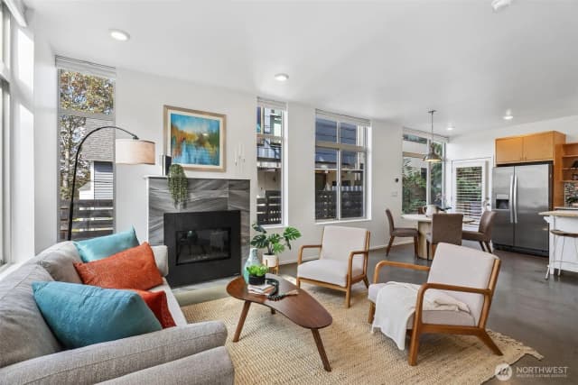 Property photo for 2208 E Alder Street, Seattle photo 4