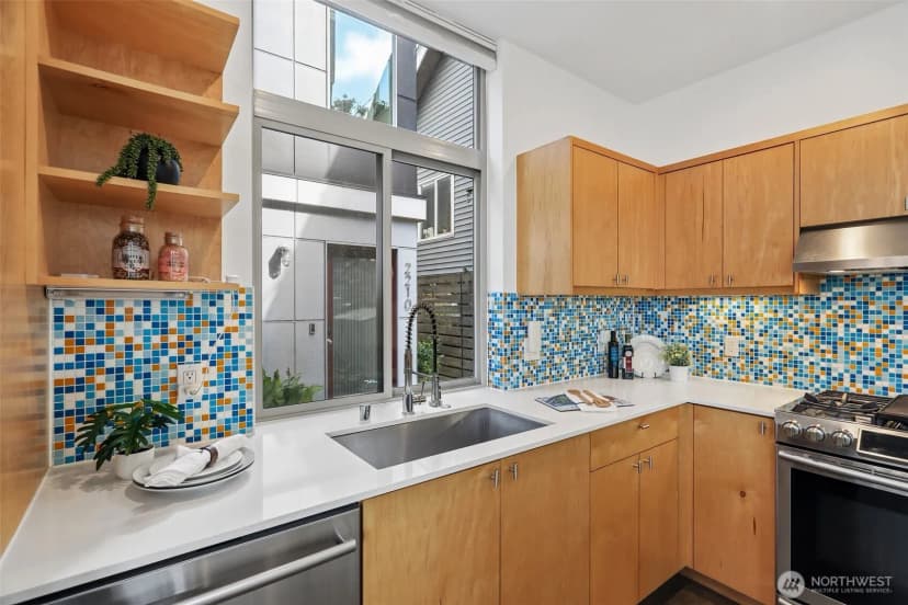 Property photo for 2208 E Alder Street, Seattle photo 8