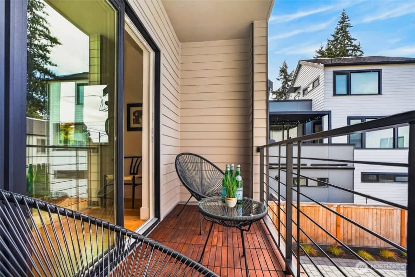 Property photo for 2631 34th Avenue W, Seattle photo 10