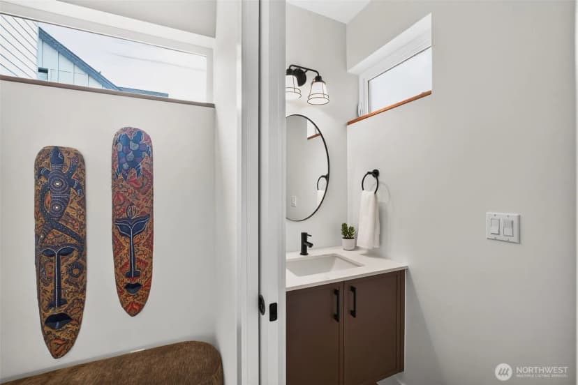 Property photo for 2631 34th Avenue W, Seattle photo 16