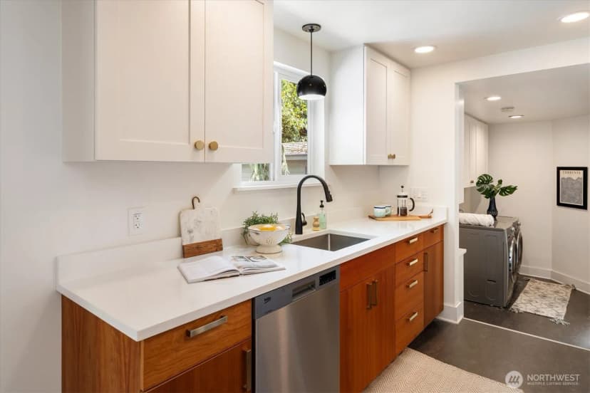 Property photo for 15522 1st Avenue Nw, Shoreline photo 8
