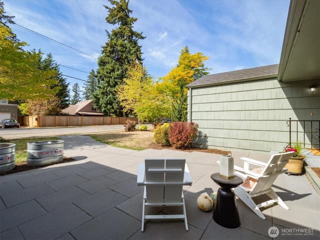 Property photo for 15522 1st Avenue Nw, Shoreline photo 3