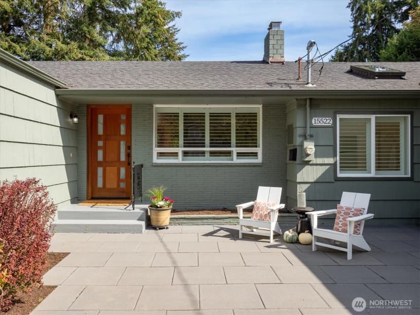 Property photo for 15522 1st Avenue Nw, Shoreline photo 2