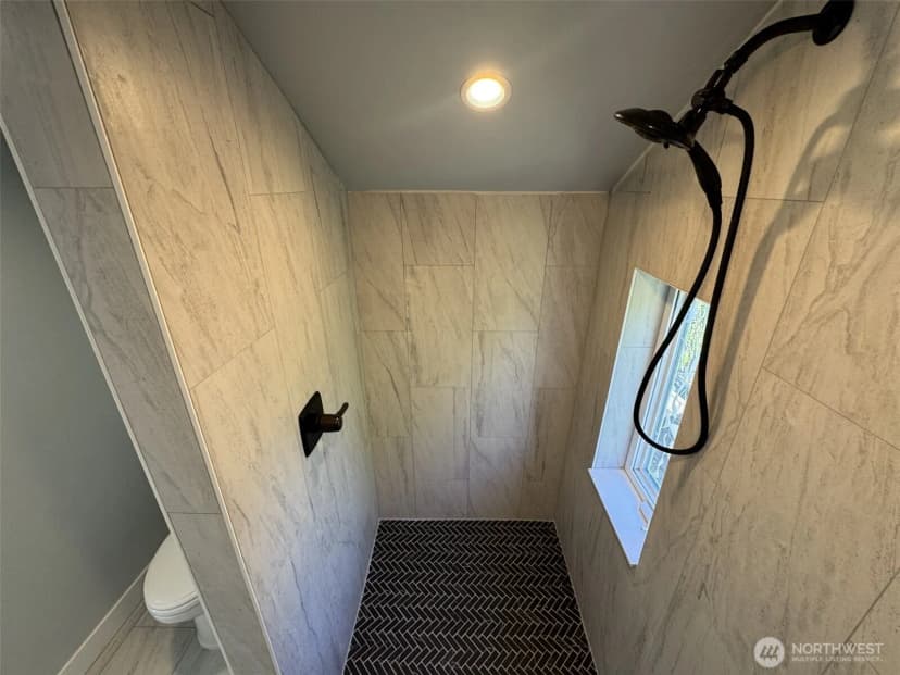 Property photo for 726 Reiten Road, Kent photo 9