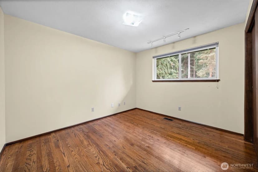 Property photo for 30071 10th Avenue Sw, Federal Way photo 13