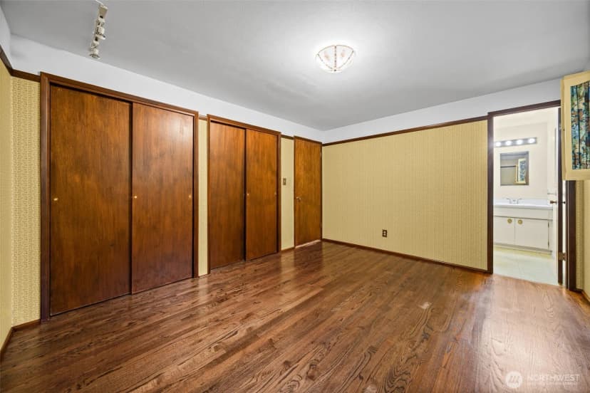 Property photo for 30071 10th Avenue Sw, Federal Way photo 11