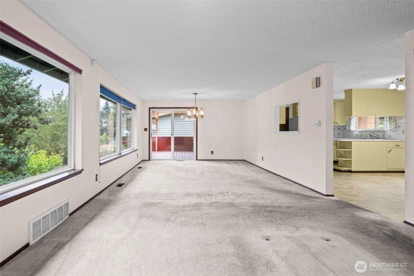 Property photo for 30071 10th Avenue Sw, Federal Way photo 17