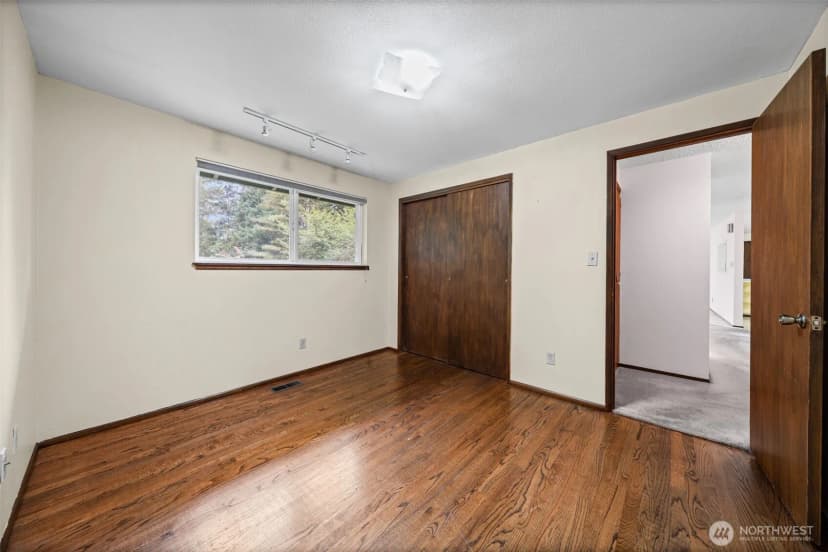Property photo for 30071 10th Avenue Sw, Federal Way photo 14