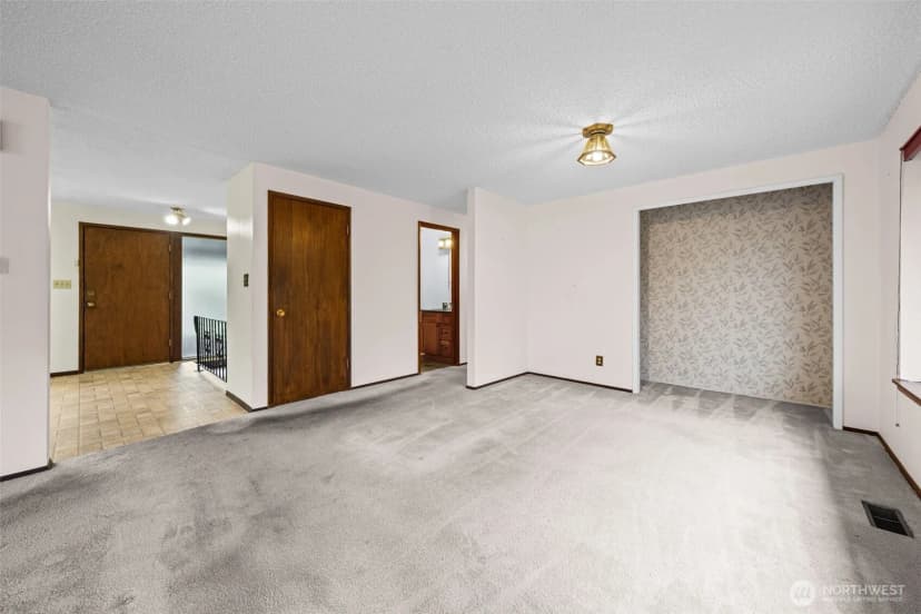 Property photo for 30071 10th Avenue Sw, Federal Way photo 9